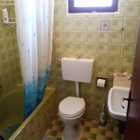 Mari Apartment *